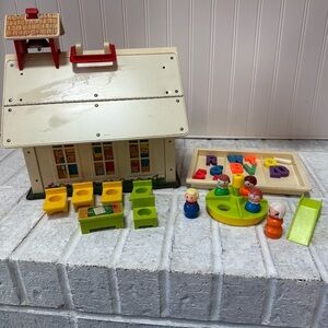 Vintage 1971 Fisher Price Little People Play Family School House w/Accessories